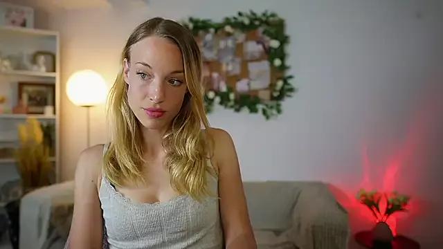 April__Rose from StripChat is Freechat