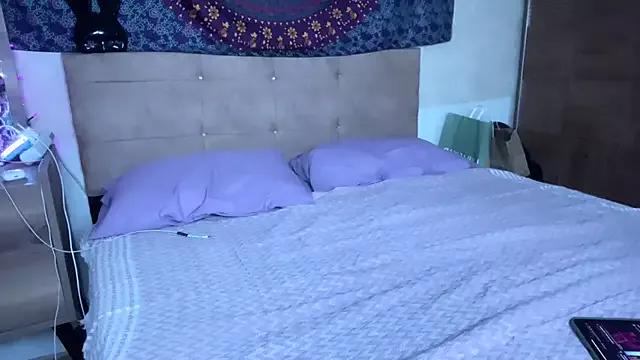 Arab_tgirl from StripChat is Freechat