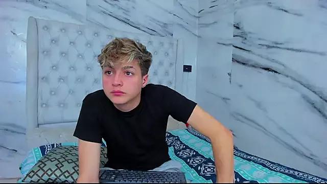 Teen sex cams free adult cams: check-out the satisfaction of conversing and c2c with our stunning models, who will teach you all about seduction and dreams with their smoking hot shapes.