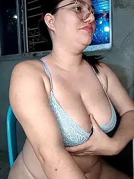 ariana_d20 from StripChat is Freechat