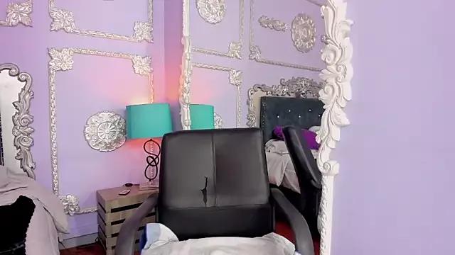 ArianaReynoldss from StripChat is Freechat