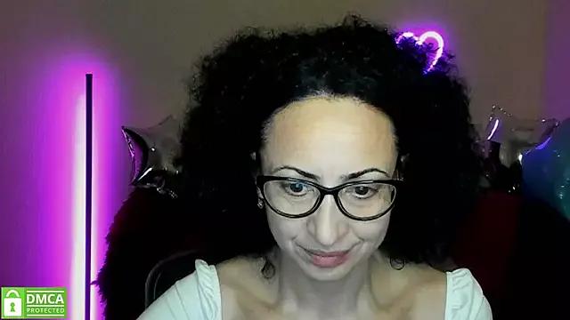 Arianasweety23 from StripChat is Freechat
