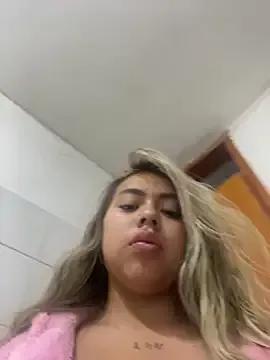 AriannaFox_ from StripChat is Freechat