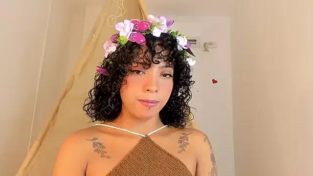 Ariella_Ruiz from StripChat is Freechat