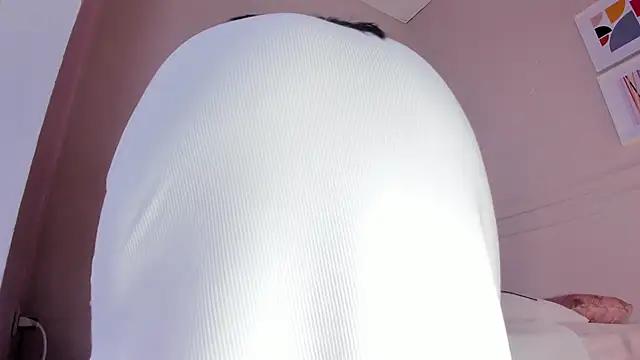 Ashley_glow from StripChat is Freechat