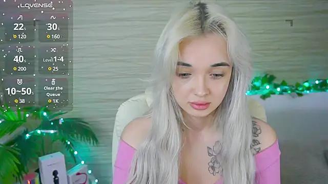 Ashley_S from StripChat is Freechat