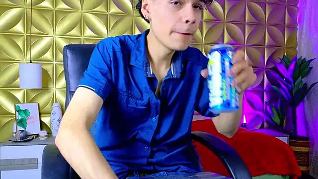 AxelWolfe from StripChat is Freechat