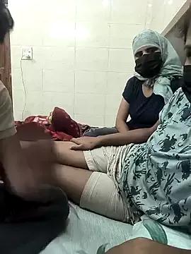 Photos of Ayesha_khann from StripChat is Freechat