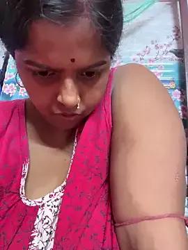 Beauty-queen from StripChat is Freechat