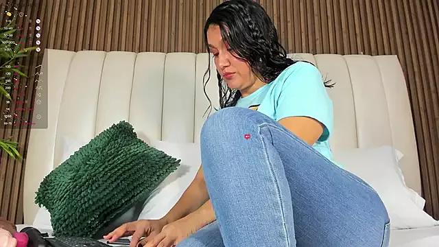 BeckaMils from StripChat is Freechat