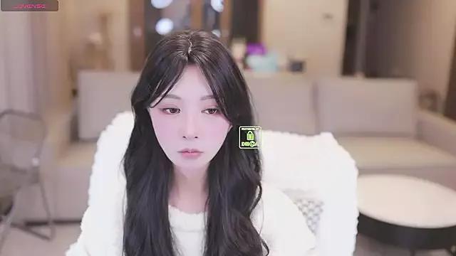 Bella-999 from StripChat is Freechat