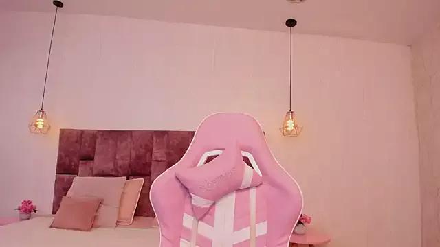 BellaClarck from StripChat is Freechat