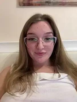 Bellatrisssaa from StripChat is Freechat