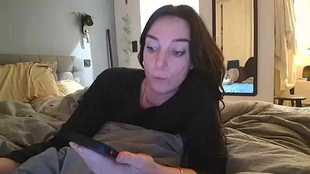 blue-eyez from StripChat is Freechat