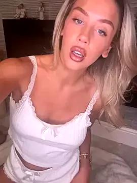 Photos of bonniepeachh from StripChat is Freechat