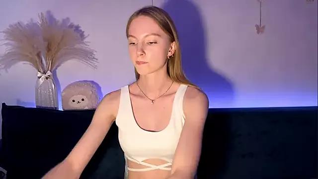 BrightAnnie from StripChat is Freechat