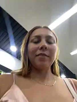 Brittanyrosexx from StripChat is Freechat