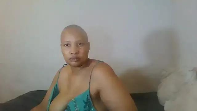 BustyThickyAss from StripChat is Freechat