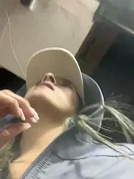 cami-leon from StripChat is Freechat