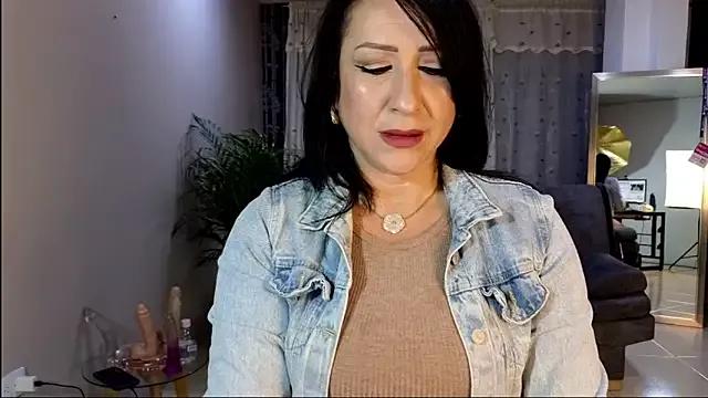 camil_milfdream from StripChat is Freechat