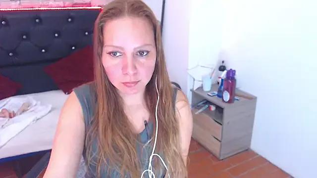 camila_delarosa from StripChat is Freechat