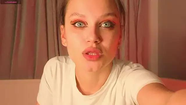 CamillaWilliams_ from StripChat is Freechat