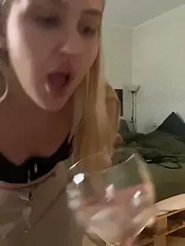 CandyVice from StripChat is Freechat