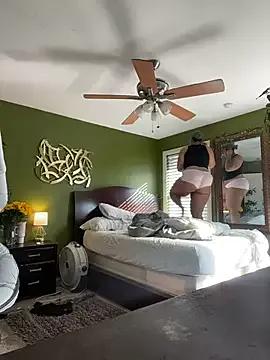 caramel__cremes from StripChat is Freechat