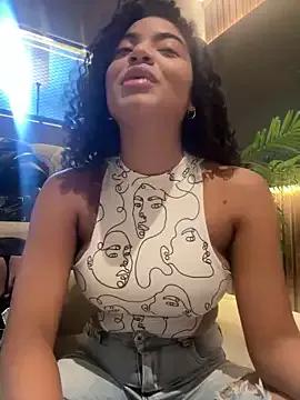 Carlyy_Monroe from StripChat is Freechat