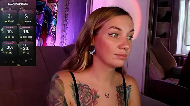 Carrie_Moonshine from StripChat is Freechat