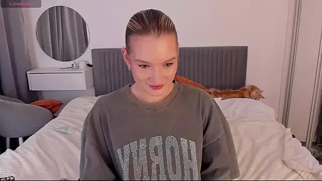 Teen sex cams free adult cams: check-out the satisfaction of conversing and c2c with our stunning models, who will teach you all about seduction and dreams with their smoking hot shapes.