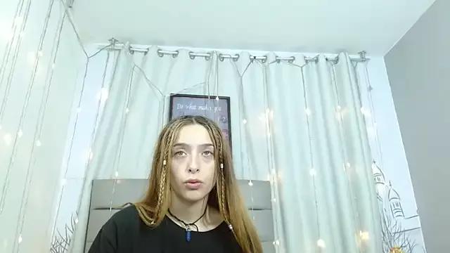 Cassiie_Lee from StripChat is Freechat