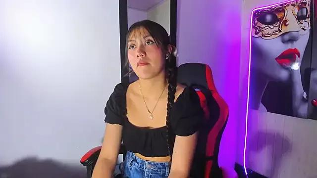 Catalehia_Milk from StripChat is Freechat