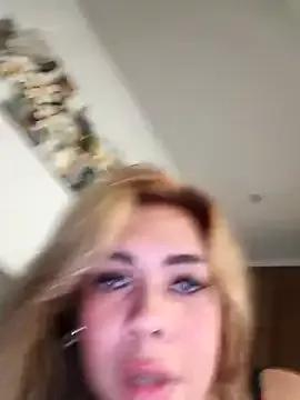 Photos of celyTSversa from StripChat is Freechat
