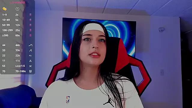 Charlotte_greys from StripChat is Freechat