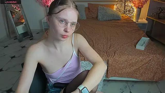CharmedDoll from StripChat is Freechat