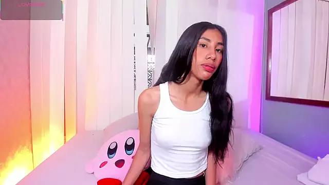 chiara_evanns from StripChat is Freechat