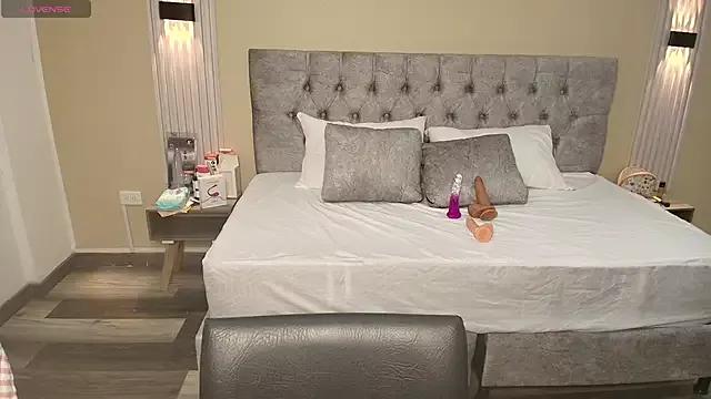ChloeShine_ from StripChat is Freechat