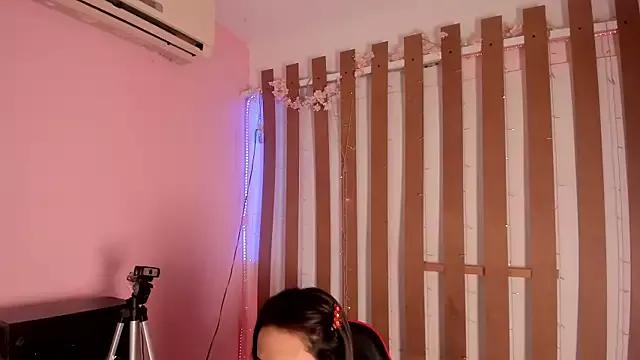 CookiesAndBoots from StripChat is Freechat