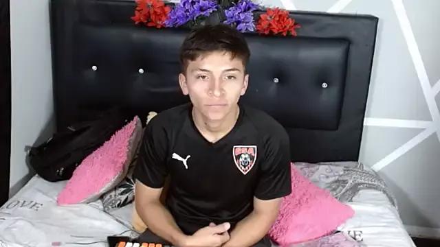 COZY7COUPLE from StripChat is Freechat