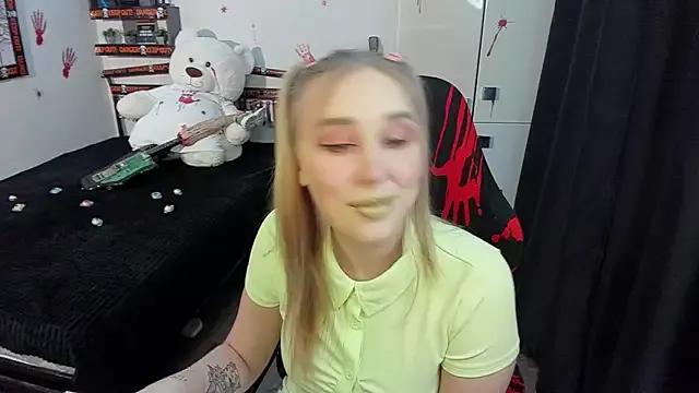 CrazyBitchInLace from StripChat is Freechat