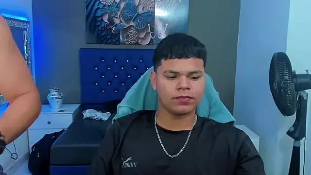 CrisAndErick from StripChat is Freechat