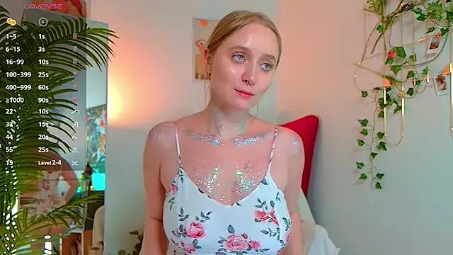curvylines from StripChat is Freechat