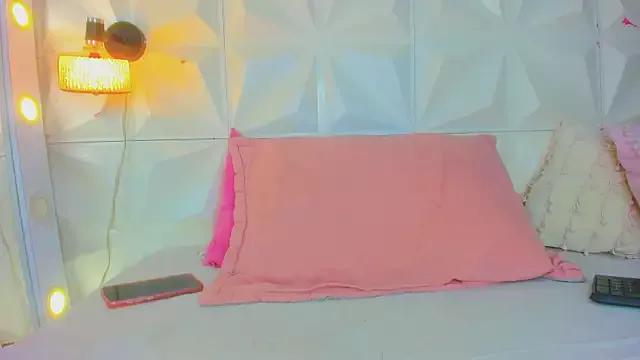 cute_latinaxxx from StripChat is Freechat