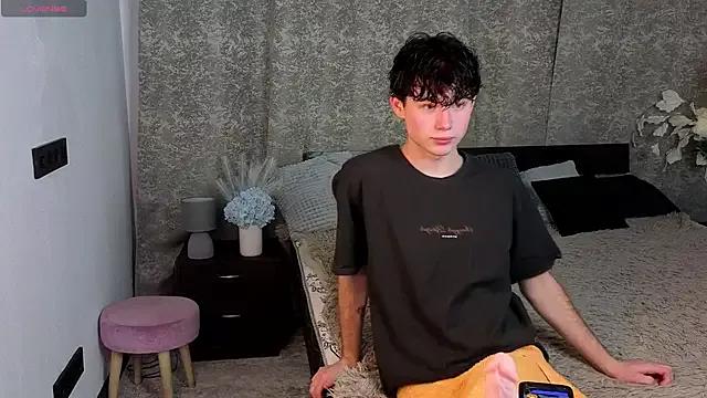 Cute_Mike from StripChat is Freechat