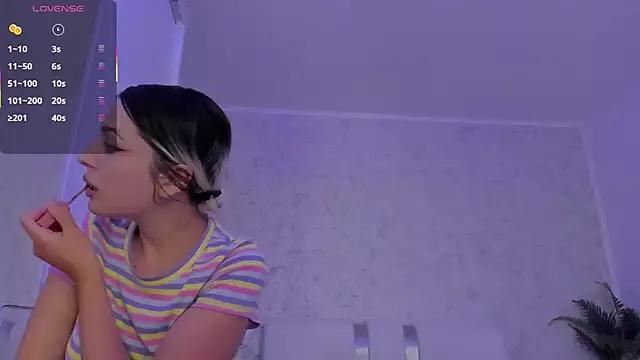 daisyblushh from StripChat is Freechat