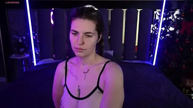 DanielaReign from StripChat is Freechat