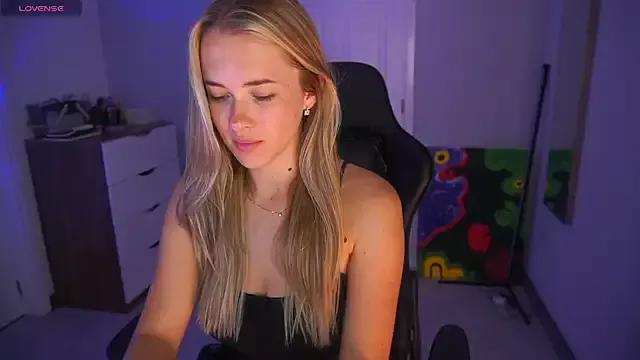 DanikaDillan from StripChat is Freechat