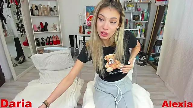 Teen sex cams free adult cams: check-out the satisfaction of conversing and c2c with our stunning models, who will teach you all about seduction and dreams with their smoking hot shapes.