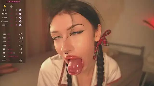 Devilsss_toy from StripChat is Freechat
